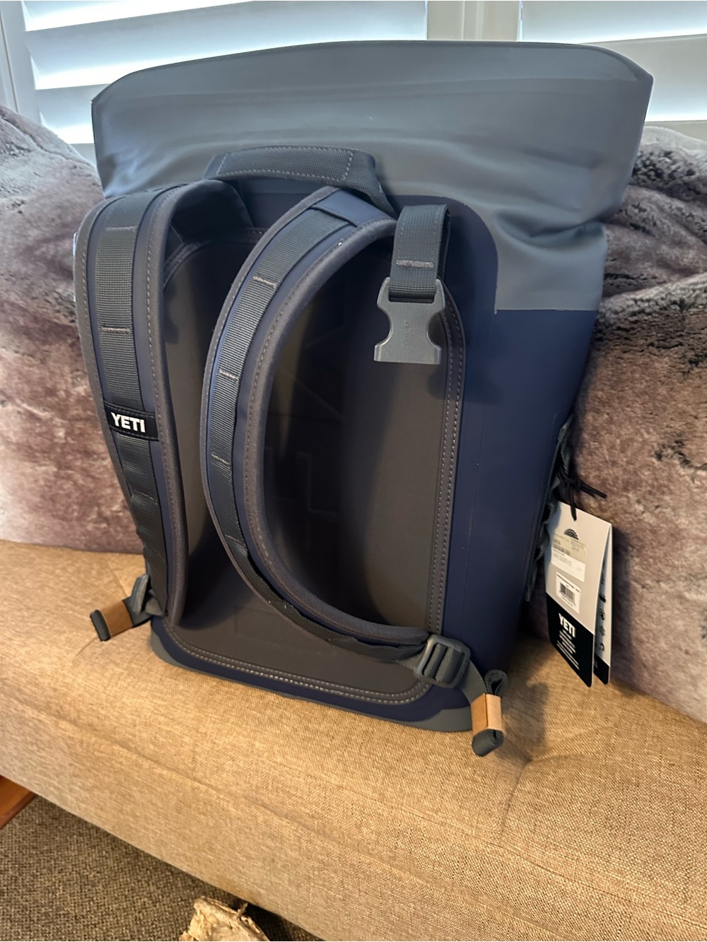 Yeti Hopper M12 Soft Cooler - Navy and Gray - Picture 5 of 8